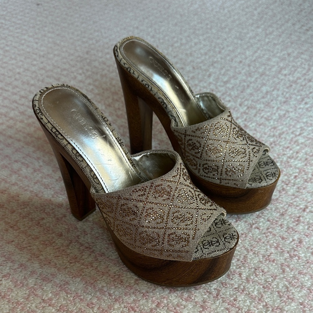 GUESS Platform Clog Heel